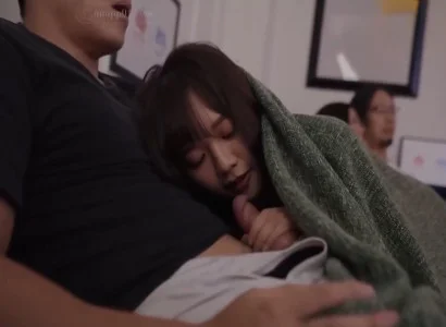 Em họ tinh nghịch làm tôi phát cuồng