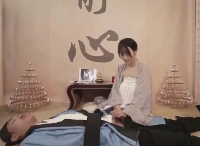 Nàng nữ tu cùng vị đạo sĩ bị thương